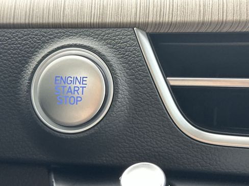 Used 2025 Hyundai Sonata SEL FWD image 17