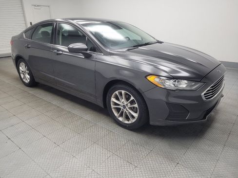 Used 2019 Ford Fusion SE FWD image 11