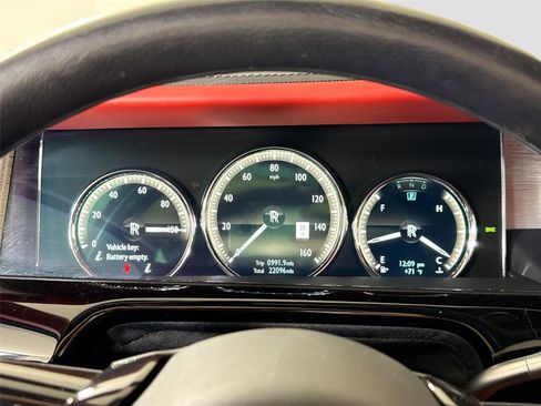 Used 2018 Rolls-Royce Phantom Sedan image 17
