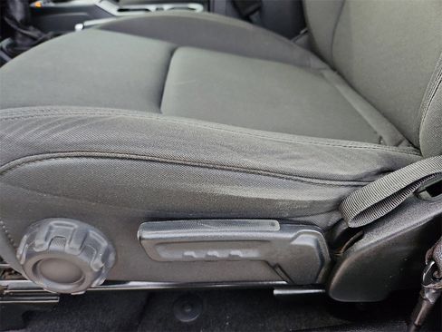 Used 2021 Jeep Gladiator Willys image 23