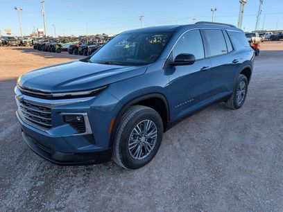 Used 2025 Chevrolet Traverse LT w/ LPO, Floor Liner Package