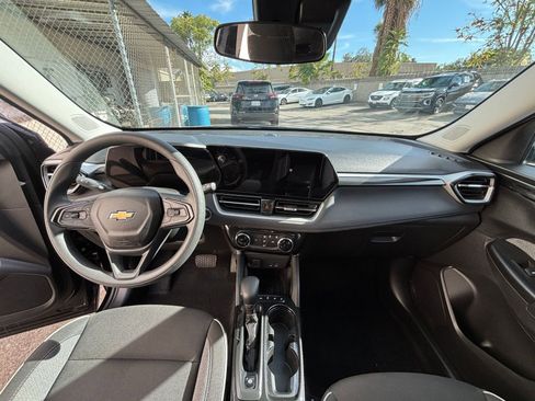 Used 2025 Chevrolet TrailBlazer LT image 33