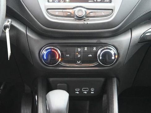 Used 2023 Chevrolet TrailBlazer LS image 18