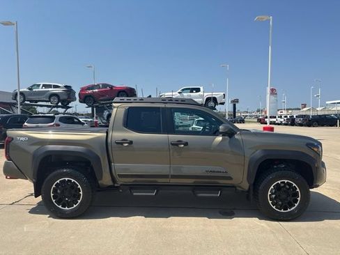 Certified 2026 Toyota Tacoma TRD Off-Road w/ TRD Off Road Premium Package AWD/4WD image 3