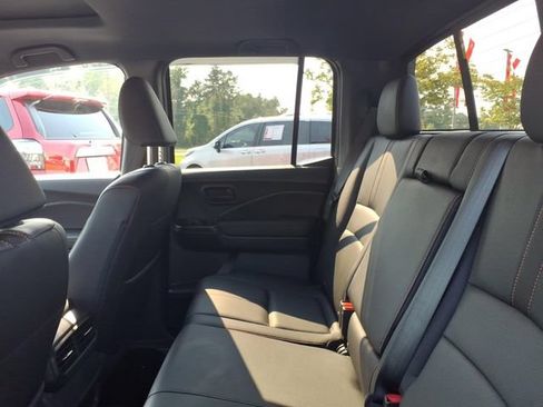 Used 2025 Honda Ridgeline TrailSport image 7