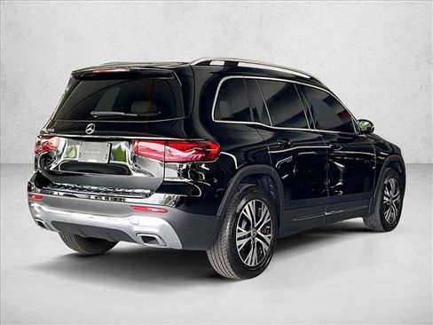 Used 2026 Mercedes-Benz GLB 250 image 2