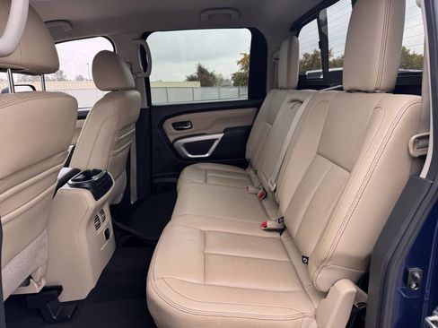 Used 2016 Nissan Titan SL image 23
