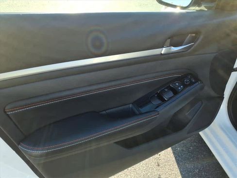 Certified 2023 Nissan Altima 2.5 SR w/ SR Premium Package image 9