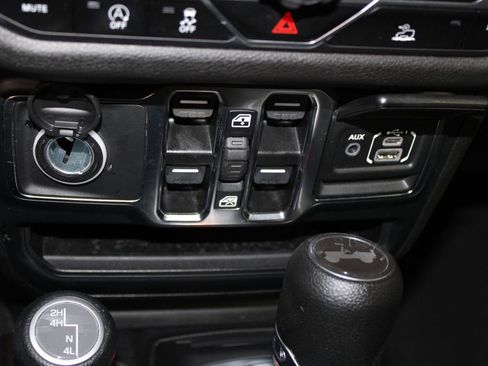 Used 2024 Jeep Wrangler Sport S image 29