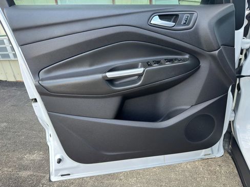 Used 2014 Ford Escape SE image 2