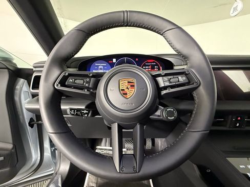 New 2025 Porsche Macan 4 Electric image 38