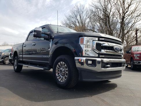 Used 2022 Ford F250 XLT w/ XLT Premium Package image 3