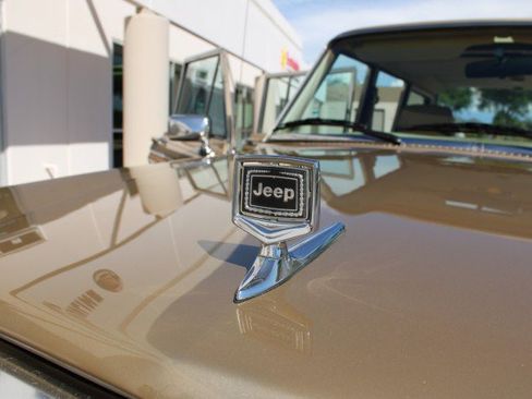 Used 1990 Jeep Grand Wagoneer image 46