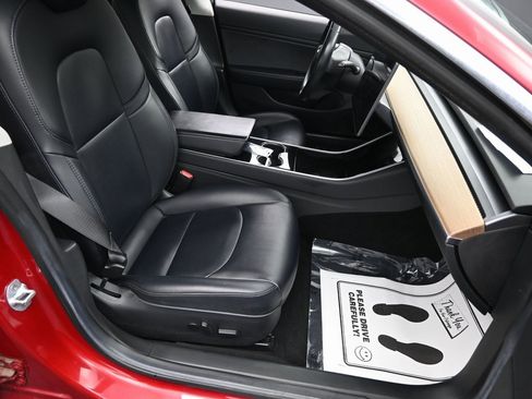 Used 2018 Tesla Model 3 Long Range image 32
