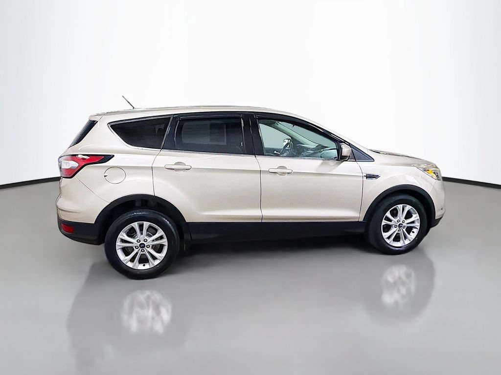 Used 2017 Ford Escape SE FWD image 10