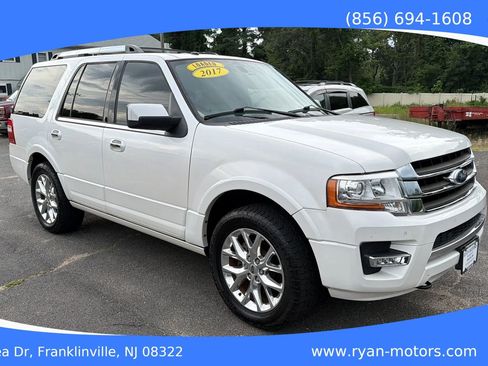 Used 2017 Ford Expedition Limited w/ Equipment Group 301A AWD/4WD image 3