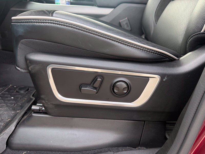 Used 2026 RAM 1500 Laramie AWD/4WD image 4