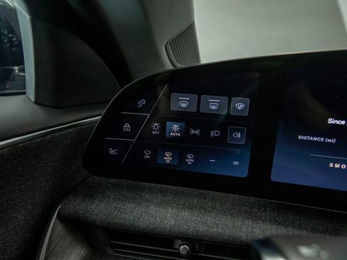 Used 2025 Lucid Air Touring AWD/4WD image 18