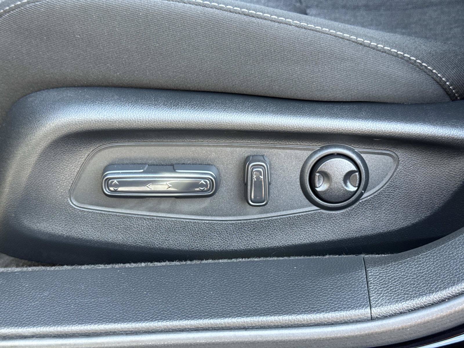 Certified 2023 Honda Accord EX image 23