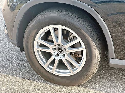 Used 2023 Mercedes-Benz GLC 300 4MATIC image 12