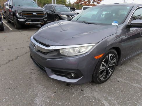 Used 2017 Honda Civic EX-T image 9