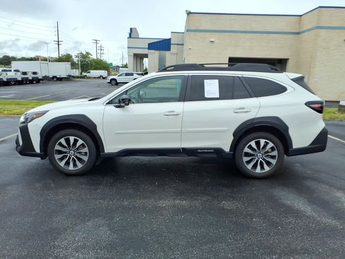 Used 2025 Subaru Outback Limited AWD/4WD image 4