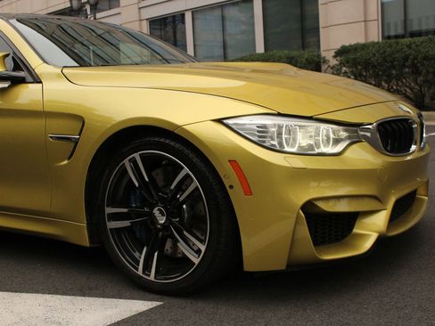 Used 2015 BMW M4 Coupe RWD image 3
