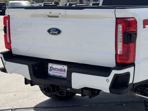 Used 2023 Ford F250 Lariat w/ Sport Appearance Package image 6