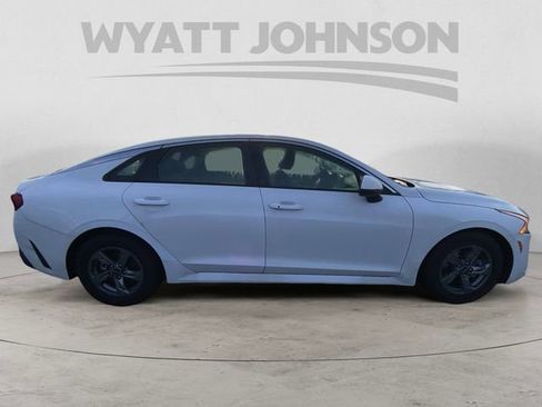 Used 2023 Kia K5 LXS image 11