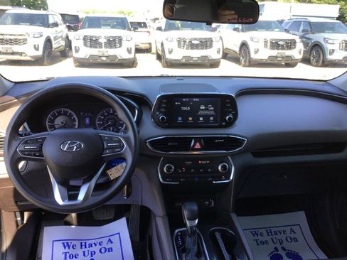 Used 2019 Hyundai Santa Fe SE FWD image 2