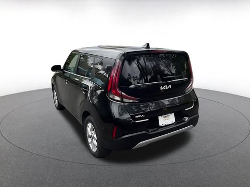 Used 2025 Kia Soul LX w/ LX Technology Package image 11