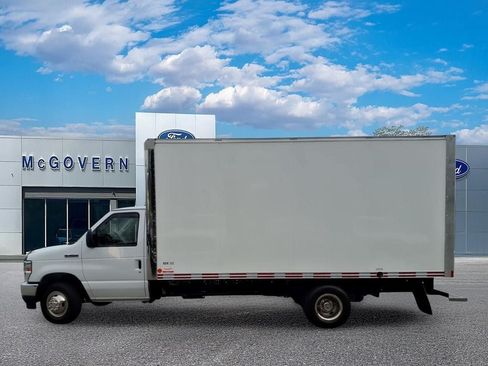 Used 2023 Ford E-450 and Econoline 450 Super Duty RWD image 9