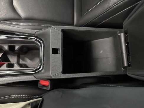 Used 2025 Jeep Compass Limited image 44