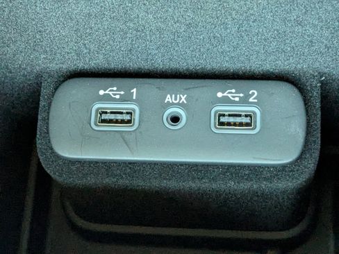 Used 2023 Chrysler 300 Touring L image 21