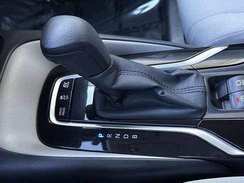 Used 2021 Toyota Corolla LE image 17