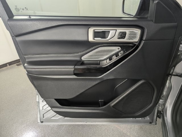 Used 2023 Ford Explorer ST w/ Technology Package AWD/4WD image 9