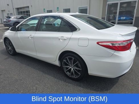 Used 2017 Toyota Camry XSE w/ Moonroof Package FWD image 5
