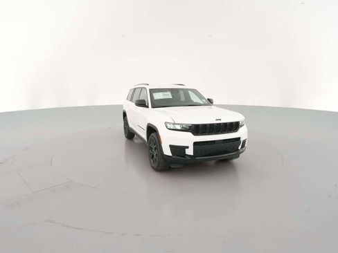 New 2025 Jeep Grand Cherokee L Altitude image 17