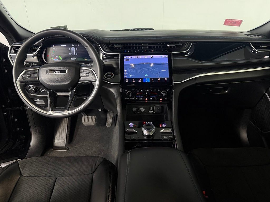 Used 2022 Jeep Grand Cherokee Trailhawk w/ Advanced Protech Group II AWD/4WD image 15