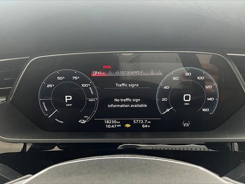 Used 2022 Audi e-tron Premium Plus w/ Premium Plus Package image 19