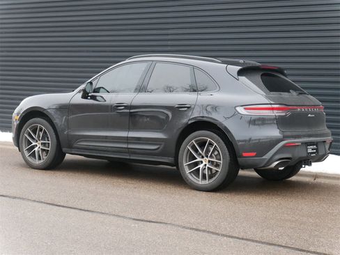 Used 2024 Porsche Macan image 3