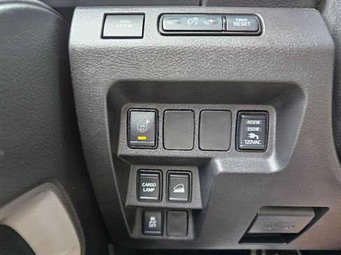 Used 2024 Nissan Frontier SV w/ SV Convenience Package image 26