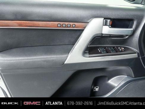 Used 2017 Toyota Land Cruiser AWD/4WD image 6