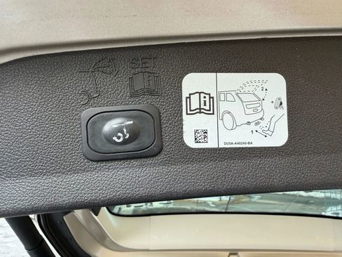 Used 2017 Ford Escape Titanium image 14