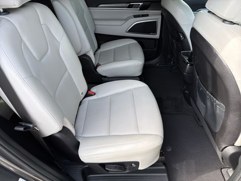 Used 2022 Kia Telluride S AWD/4WD image 16