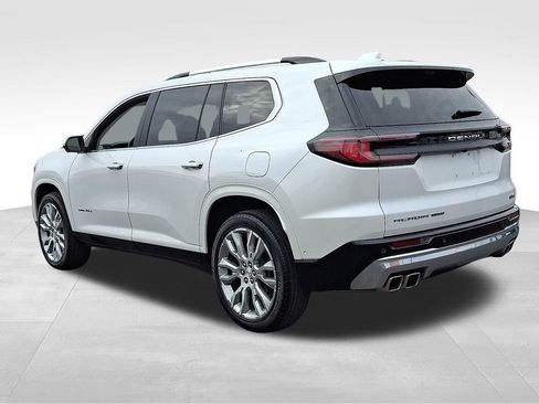 Used 2024 GMC Acadia Denali w/ Super Cruise Package image 4