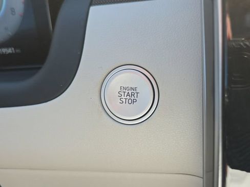 Certified 2024 Hyundai Tucson SEL w/ Convenience Package FWD image 13
