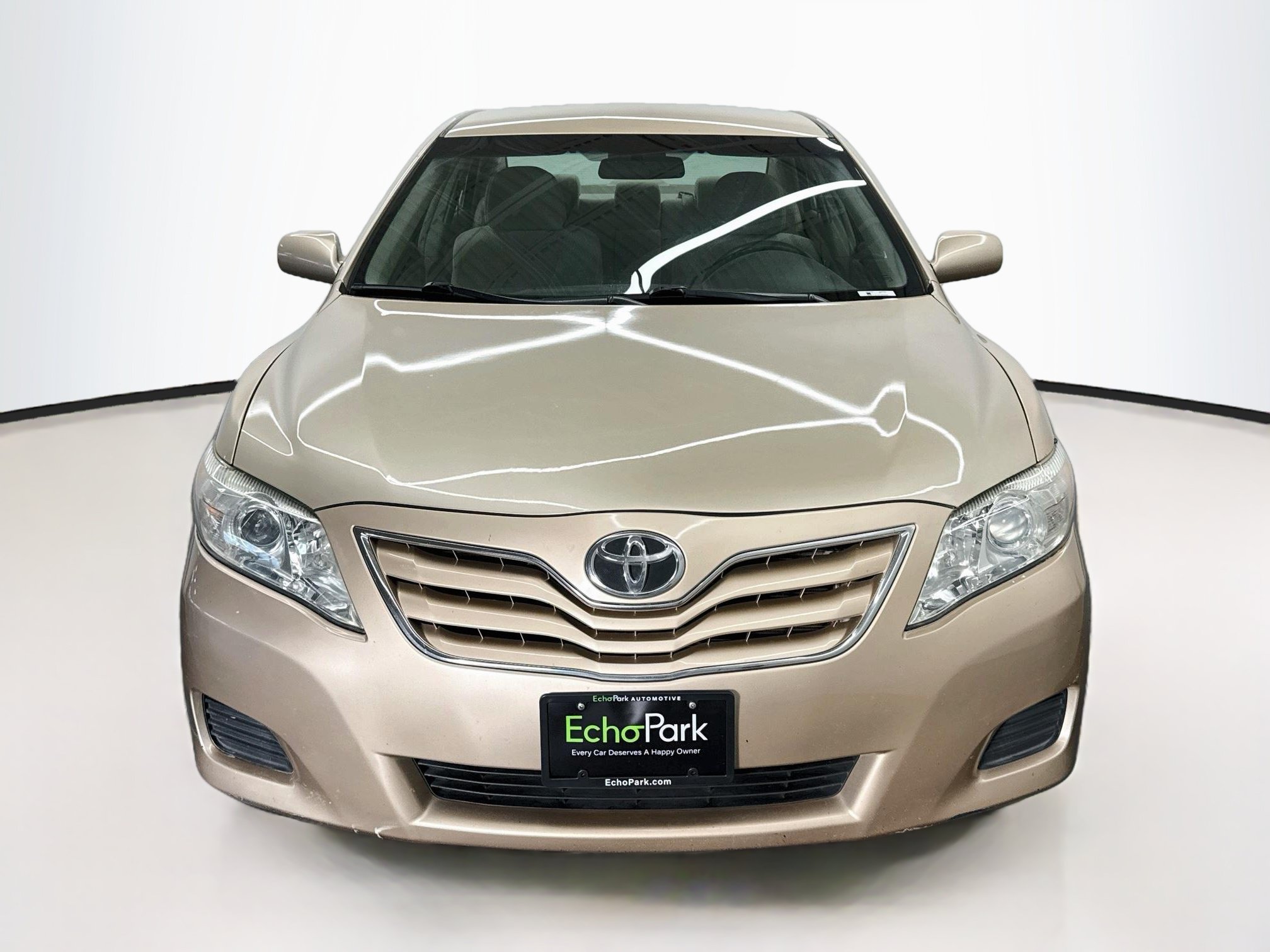 Used 2011 Toyota Camry LE FWD image 2