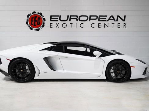 Used 2014 Lamborghini Aventador LP 700-4 image 8