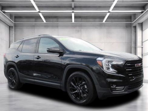 Used 2023 GMC Terrain SLT w/ Tech Package FWD image 1